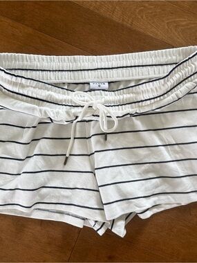Striped White & Navy Lounge Shorts — Pañc?
